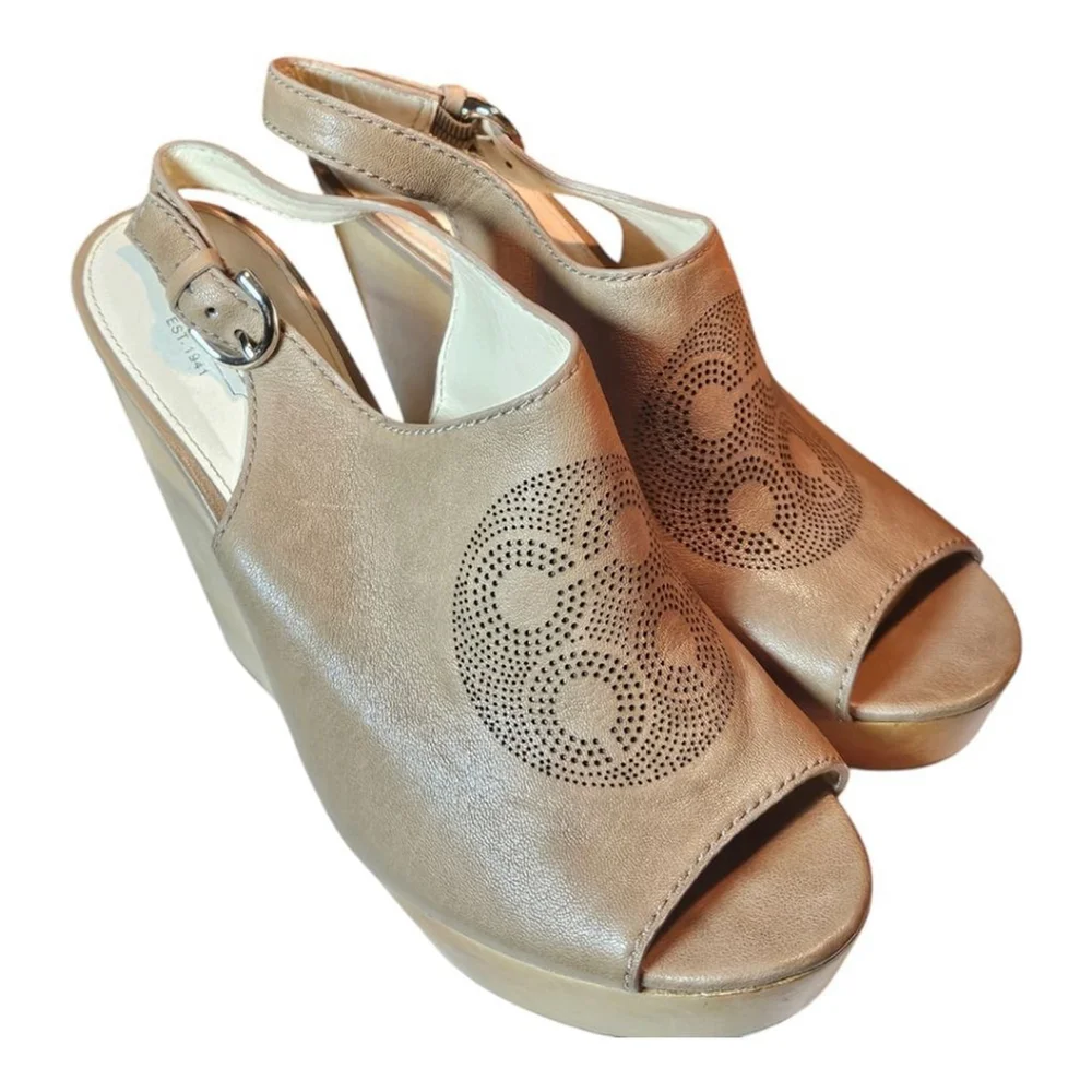 Women's Coach Sandals, Size 10B Taupe - Picture 4 of 15